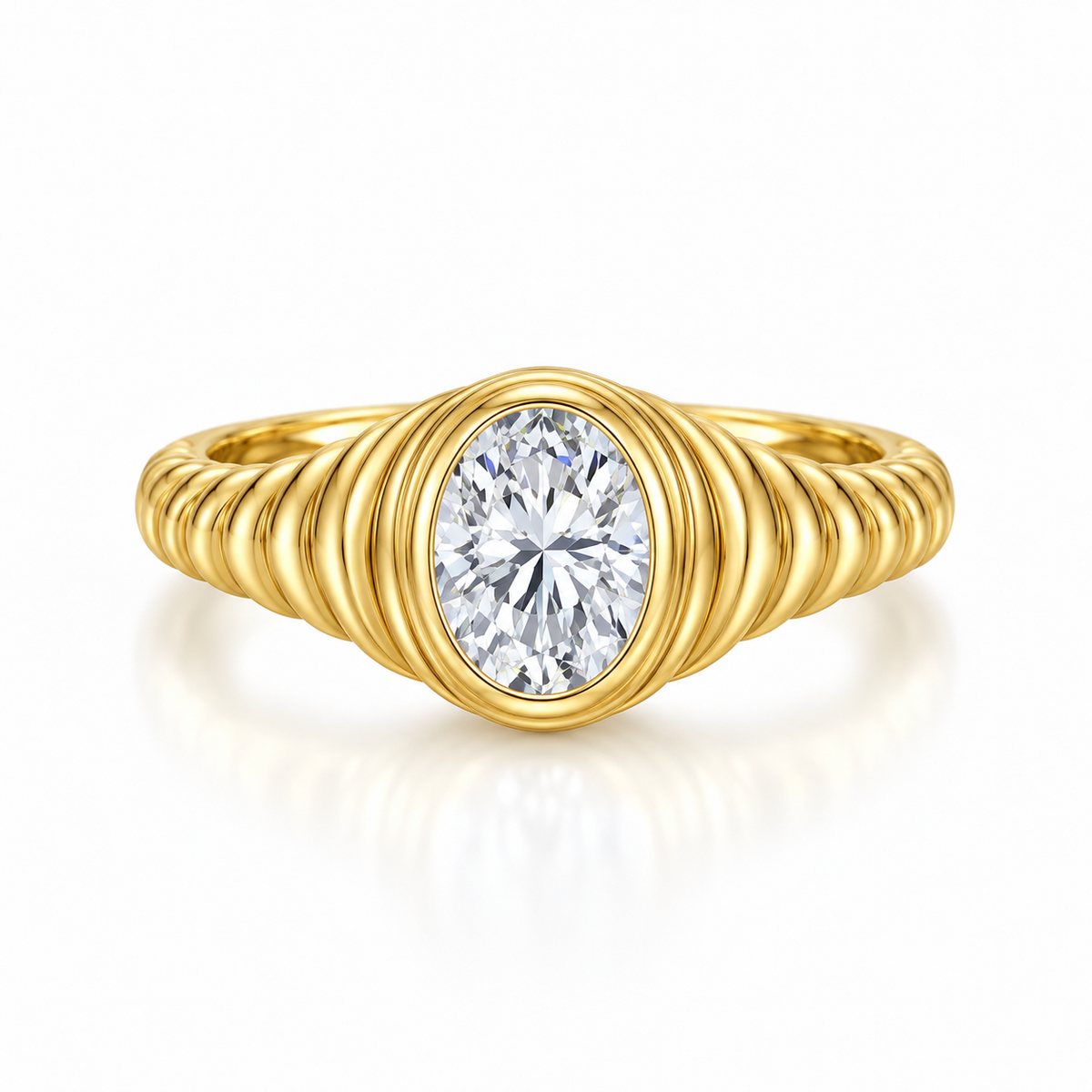 The Colette ring in gold