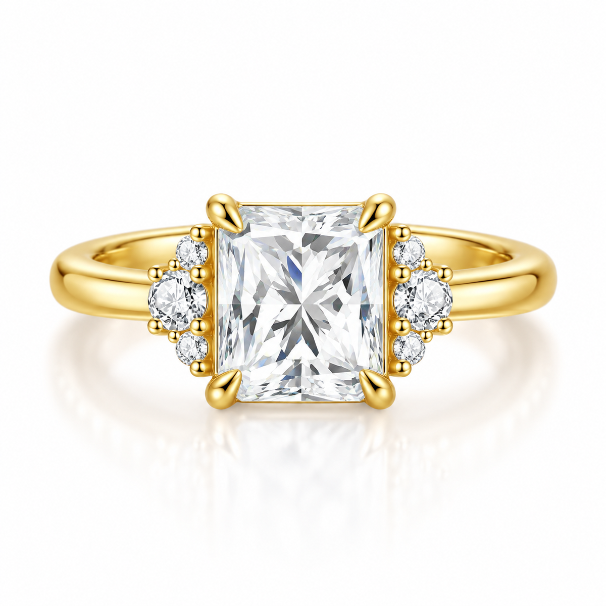 The Clarissa ring in gold