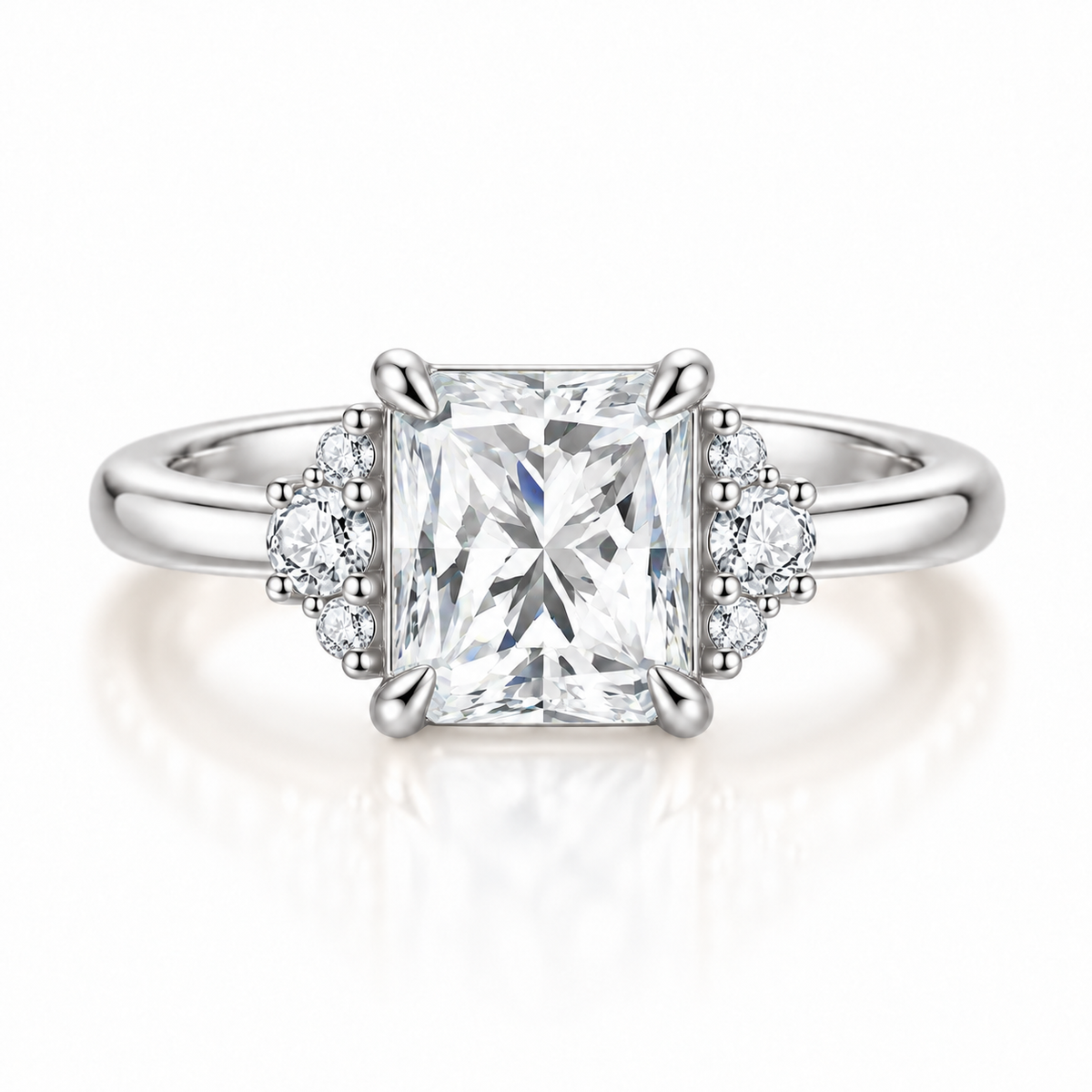 The Clarissa ring in silver